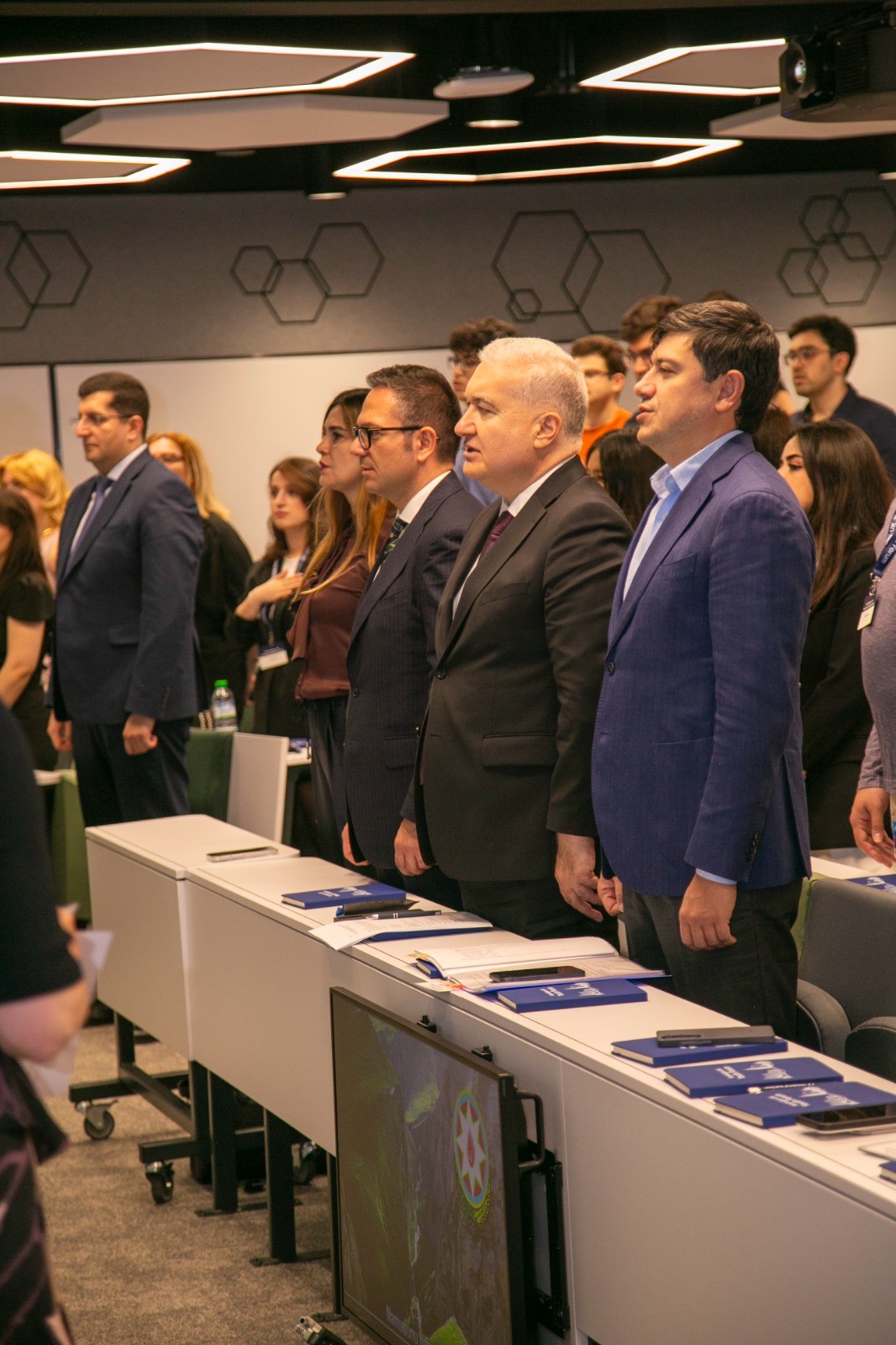 Fuad Muradov Londonda forumda iştirak edib  - FOTOLAR